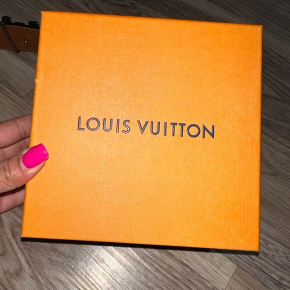 Authentic Louis Vuitton belt (size 110) - Picture 7 of 8